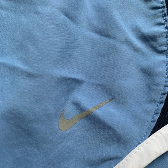 nike running shorts - Picture 2 of 2